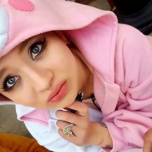 Meet your Posher, Lauren